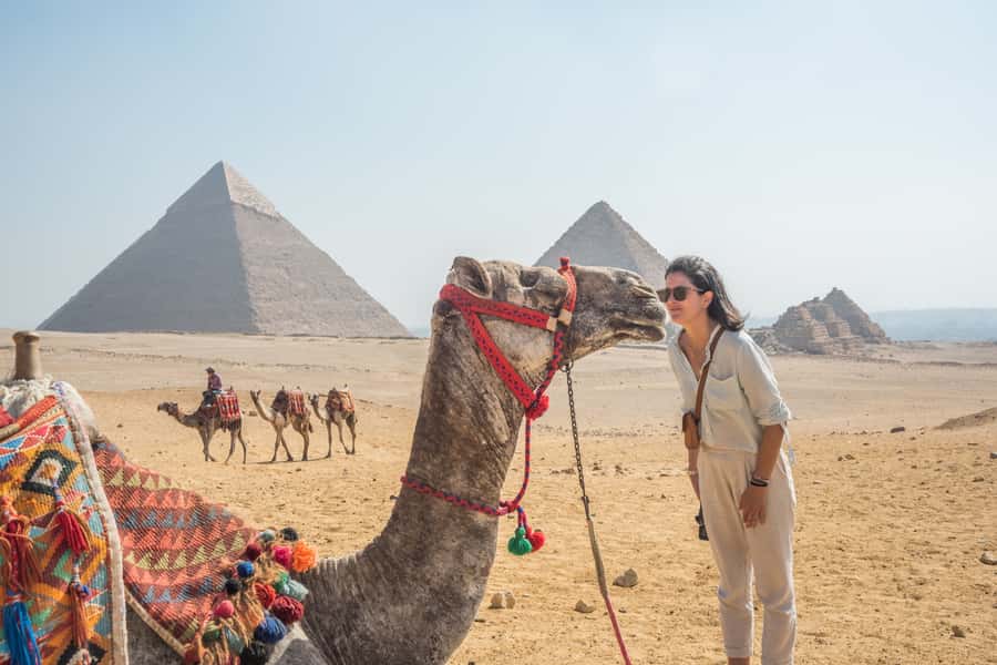 Cairo: Pyramids, Bazaar, Citadel Tour with Photographer - Lunch, with an added charge