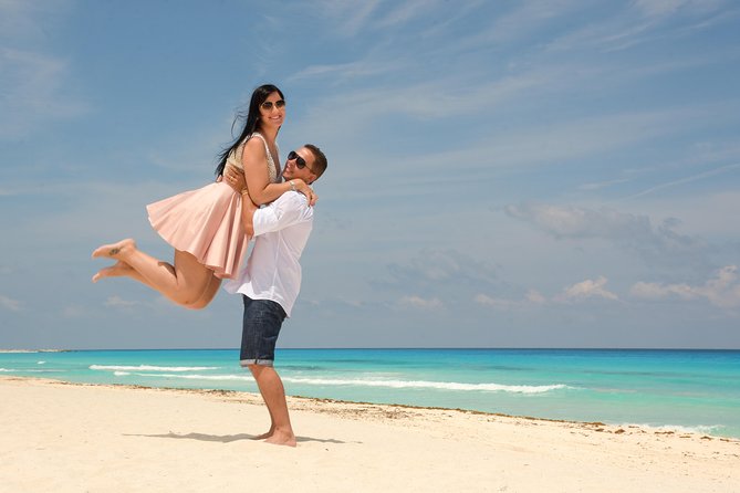 Cancun Photo Session - A Cancun beach session built around your group