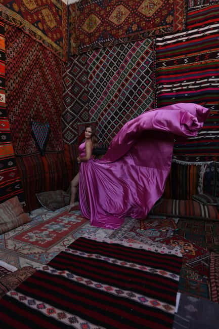 Cappadocia: Photo Shooting With Flying Dress & Carpet House - What happens during the 30-minute session