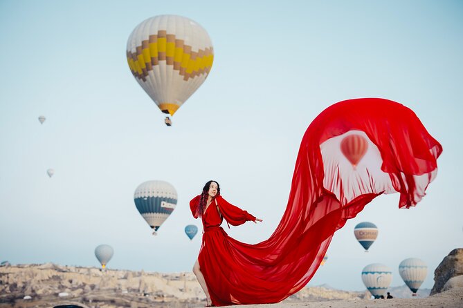 Cappadocia Photoshoot with Flying Dress & Instagram Reels - How the photographer helps with posing