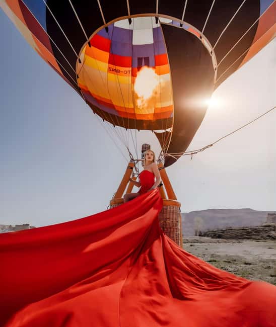 Cappadocia: Private Photo Shoot with Flying Dress & Horses - What the photographer adds to the experience