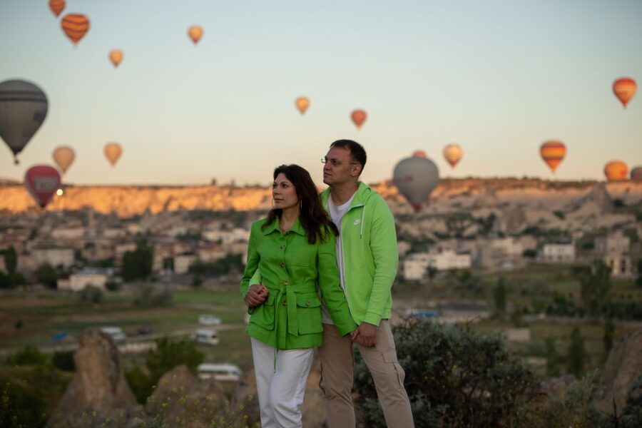 Cappadocia Sunrise Photo Shoot - The classic car option changes the look