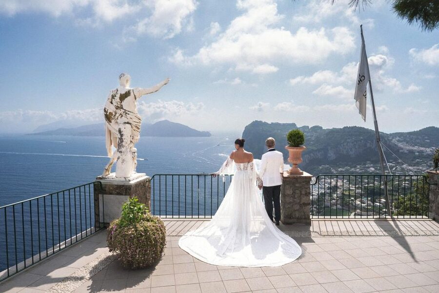 Capri Private Photo Session with a PRO Photographer - Walking to Capri’s best photo locations