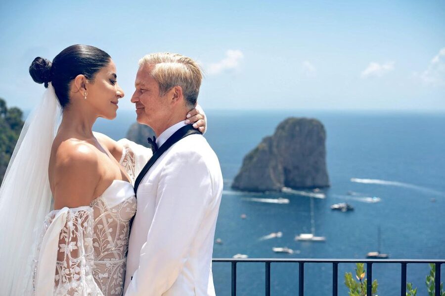 Capri Private Photo Session with a PRO Photographer - Meeting Roberto in the Piazzetta