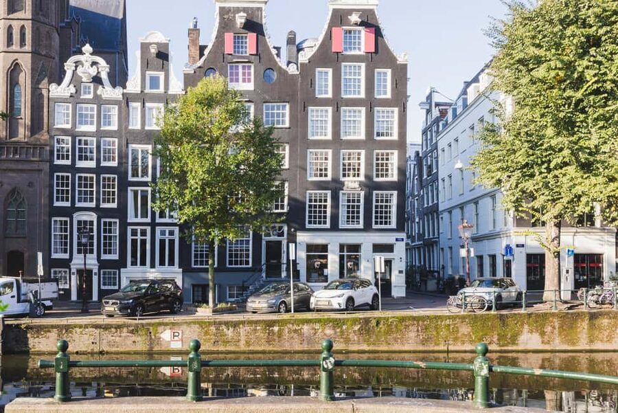 Capture Iconic Amsterdam: Photo Walk with a Pro Photographer - From Spui to Dubbele Worststeeg