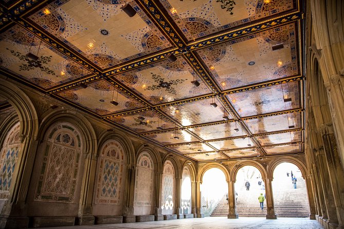 Central Park Photography Tour with Local Photographer - The Metropolitan Museum of Art and American Museum of Natural History
