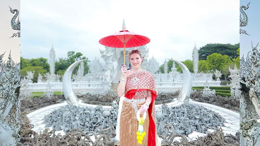 Chiang Rai:Photos of traditional Thai costumes,White Temple - Getting dressed across from Chiang Rai’s White Temple