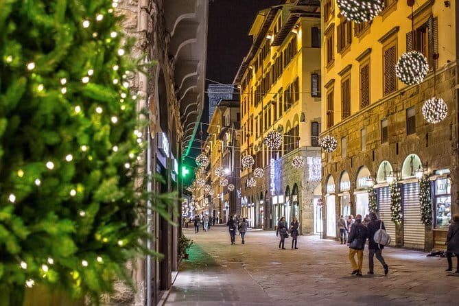 Christmas Lights Private Photo Tour in Florence - Why a Christmas photo walk suits Florence