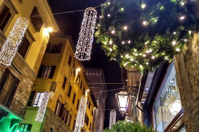 Christmas Lights Private Photo Tour in Florence - Framing the Duomo