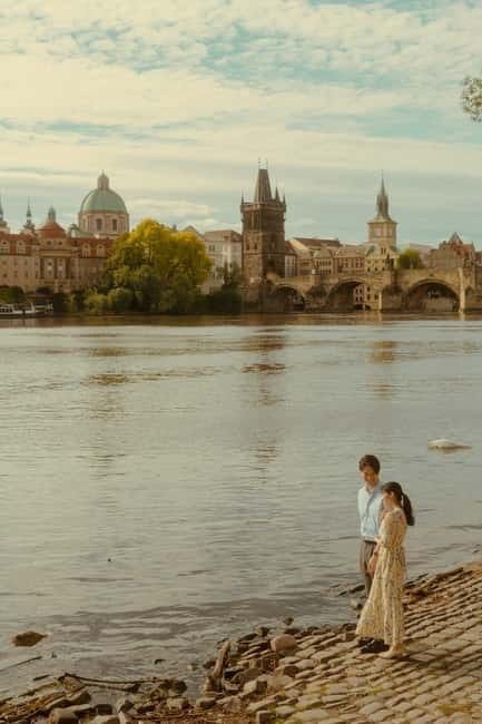 Cinematic Photoshoot Experience in Prague - Practical Limits and Accessibility