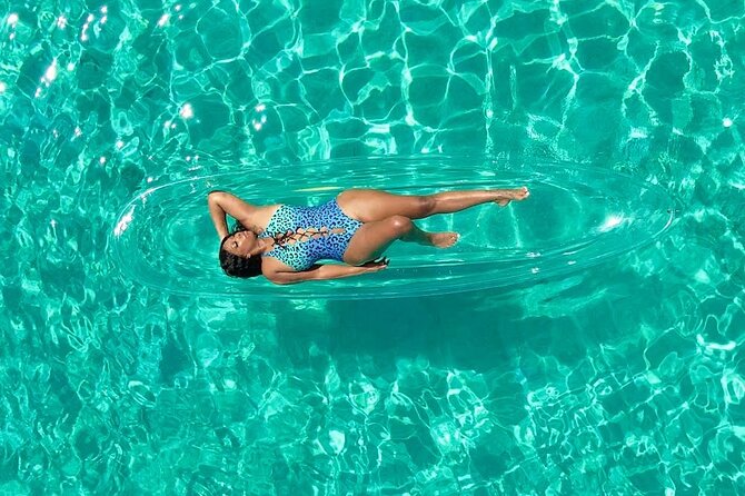 Clear kayak photoshoot Nassau Bahamas. - Why Junkanoo Beach works for a short Nassau stop