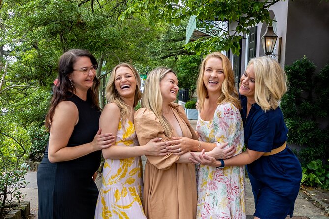 Colors of Charleston Walking Tour and Photoshoot Experience - Group tour or private booking
