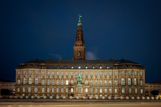 Copenhagen Photography Masterclass - Private Photography Lesson - Christiansborg Slot and the city’s political heart