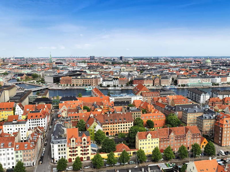 Copenhagen: Private 3-Hour Hidden Gems Photography Tour - Canals, houseboats, and old buildings