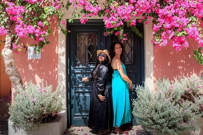 Corfu Photoshoot Session with Private Photographer - Corfu Old Town as the backdrop
