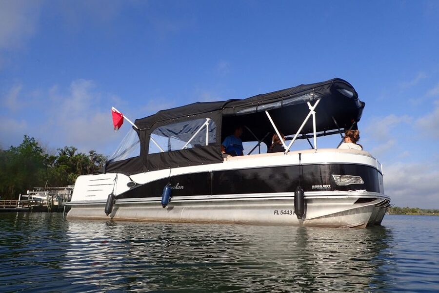 Crystal River: VIP Manatee Swim w/ In-water Photographer - How cold and comfortable will you be?