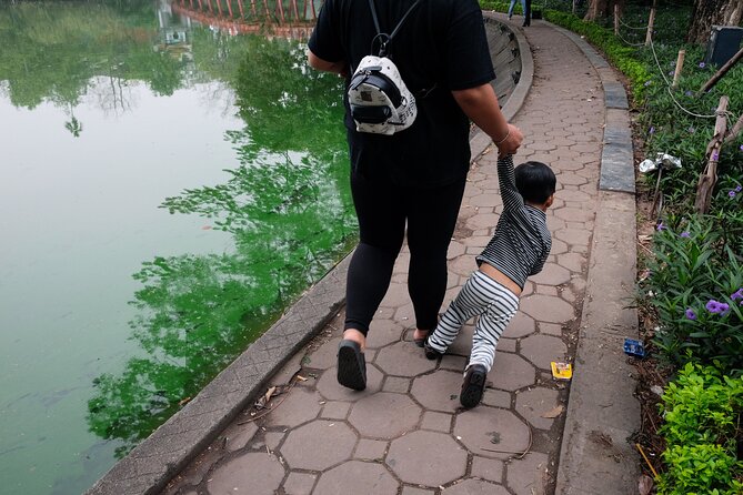 Cultural Hanoi Photo Walk - A Street Photography Tour - Finishing with juice, bia hơi, and image review