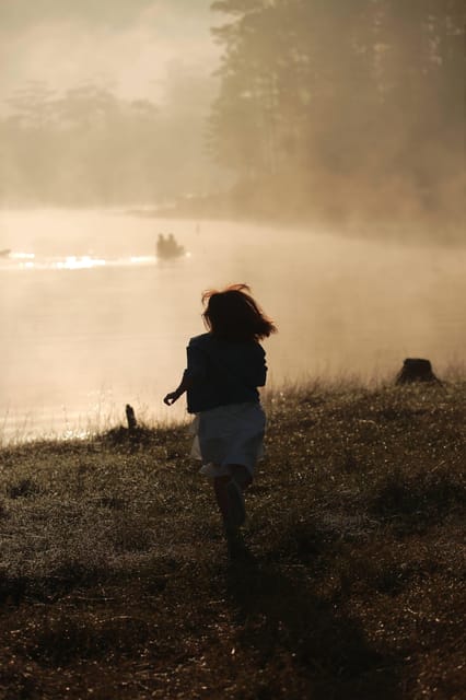 Da Lat: Sunrise Lake and Forest Photography Tour - Photographing yourself on the vintage boat