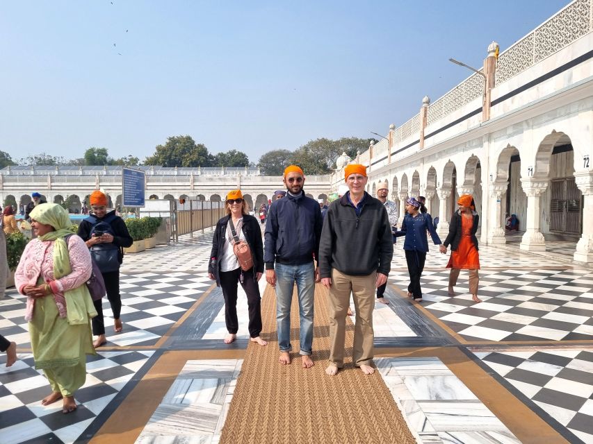Delhi Like a Local: Food & Photography Full Day Tour - Jama Masjid and the short tuk-tuk ride