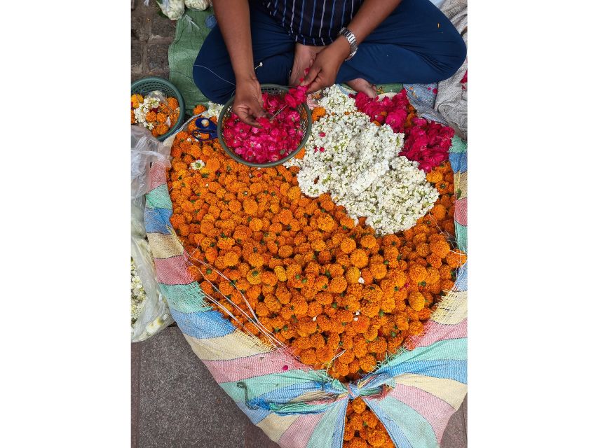 Delhi Like a Local: Food & Photography Full Day Tour - Lodhi Garden at the end of the day