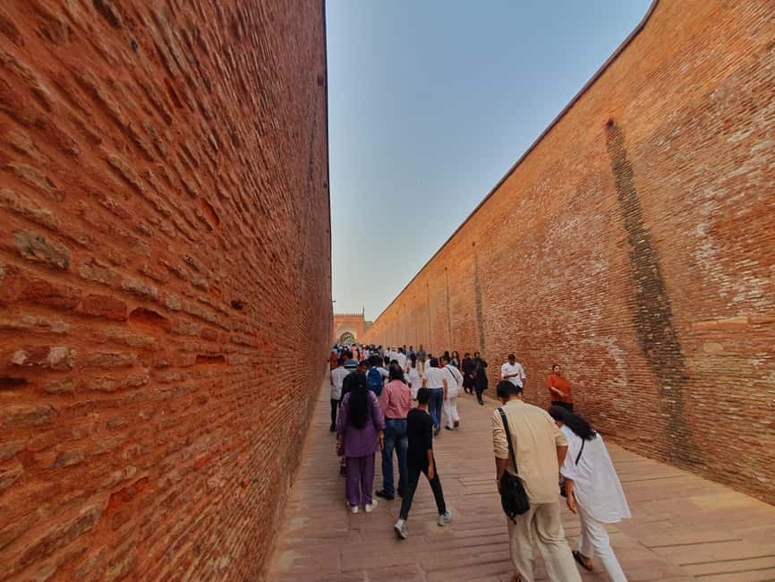 Delhi: Photography Taj Mahal Tour with Boat Ride & Transfers - What the $92 price represents
