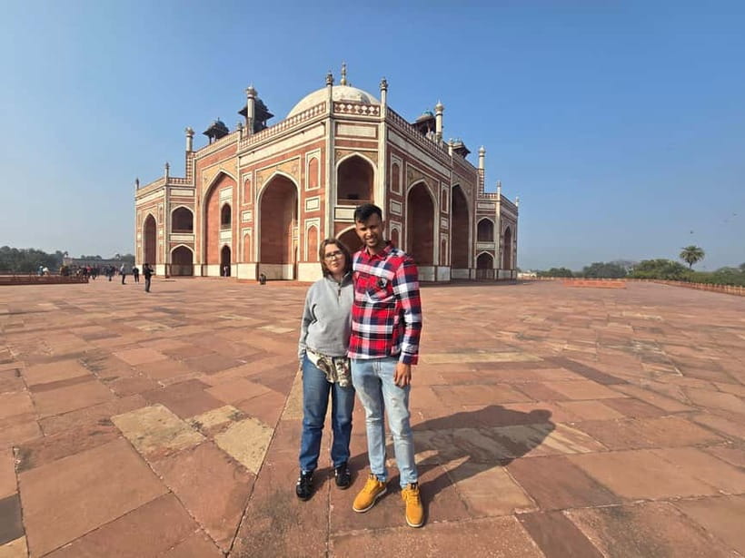 Delhi: Private Guided Instagram Photographery Tour in Delhi - Agrasen ki Baoli and the geometry of the steps