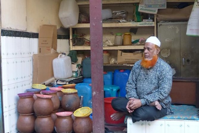 Dhaka Popular Street Photography Tour - Armenian Church and Shakhari Bazar