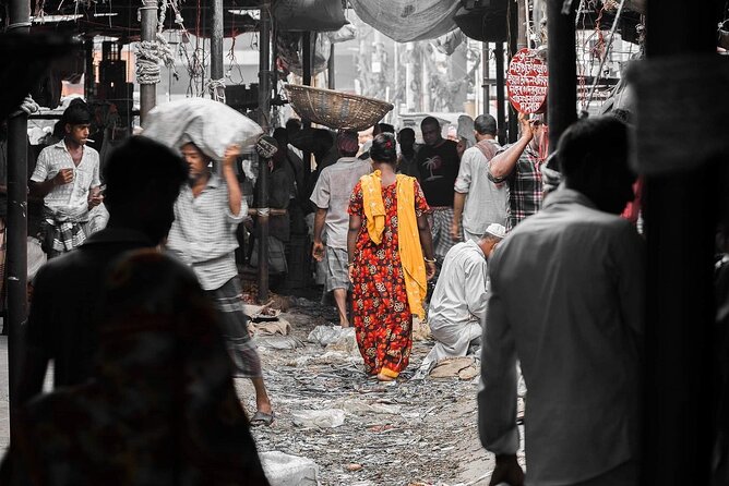 Dhaka Street & Culture Photography – Private Full-Day Tour - Shankhari Bazar and the Hindu heritage of Old Dhaka