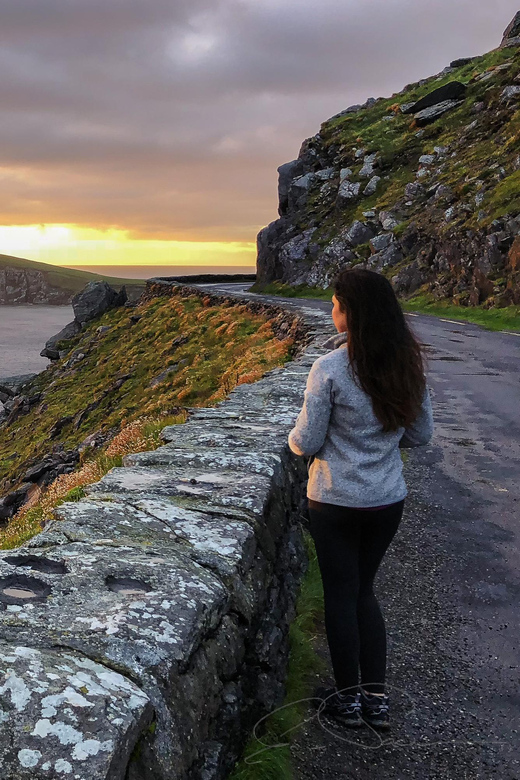 Dingle: Slea Head Sunset & Magic Hours Photo Tour - Leaving Dingle for the western peninsula