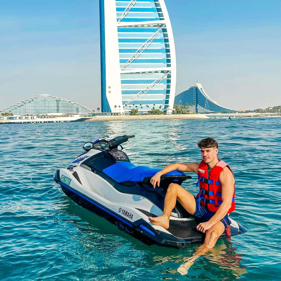 Dubai: Experience Jet Ski to Burj Al Arab +PICTURES & VIDEOS - Guides who shape the experience