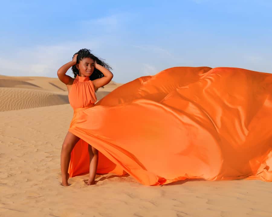 Dubai: Flying Dress Photoshoot Experience - Makeup, hair styling, or henna