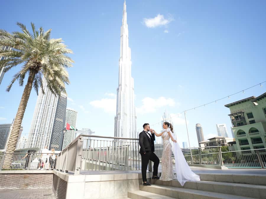 Dubai: Iconic Burj Khalifa Pre-Wedding Photoshoot - Who will enjoy this most