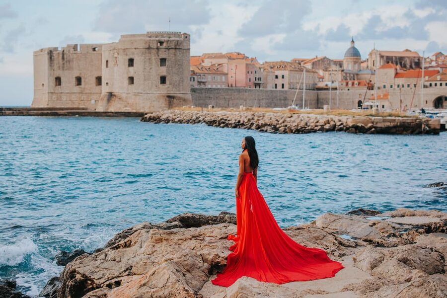 Dubrovnik: Private Flying-dress Photoshoot - Timing, weather, and comfort
