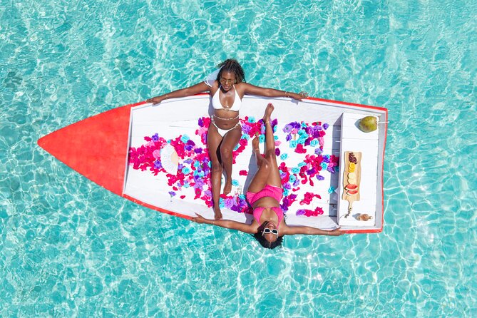 Dushi Boat Drone Photoshoot | Free Champagne | Fruits and Flowers - What the strongest praise tells you