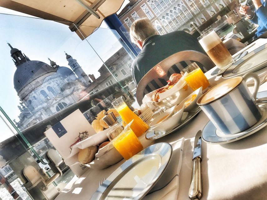 Early Morning Photo Tour and Breakfast in a Luxury Location - Reading the two-hour schedule carefully