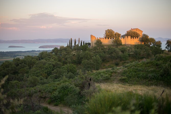 Easy guided eBike tour with photographer at Lake Trasimeno - How the private format affects value