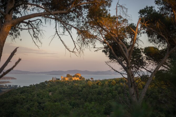 Easy guided eBike tour with photographer at Lake Trasimeno - Starting in Passignano and riding toward Tuoro