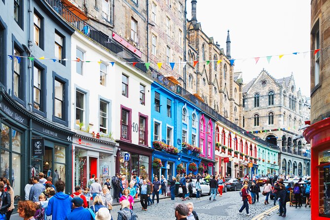 Edinburgh Old Town: Professional Photoshoot & Edited Photos - Meeting at Virgin Hotels Edinburgh on Victoria Street