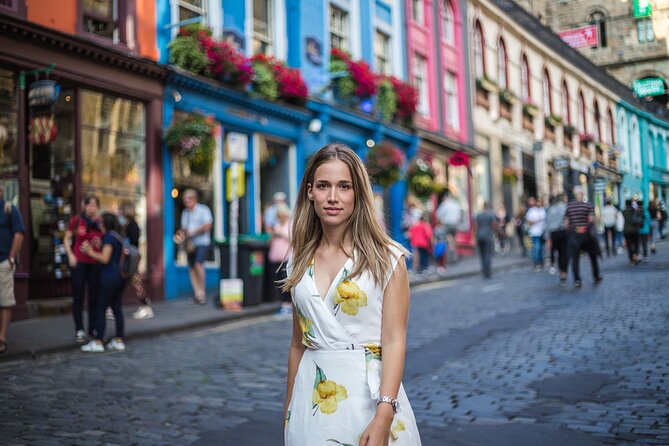 Edinburgh Old Town: Professional Photoshoot & Edited Photos - Victoria Street and the colourful Old Town backdrops