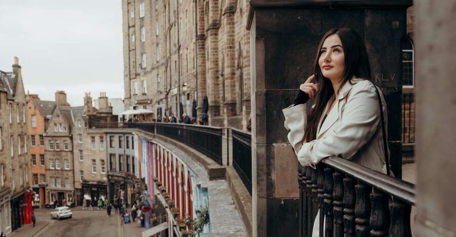 Edinburgh: Photo Shoot with a Private Vacation Photographer - Key Points at a Glance