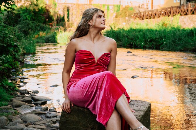 Elegant Professional Private Photoshoot Tour in Edinburgh - Along the Water of Leith to St. Bernard’s Well