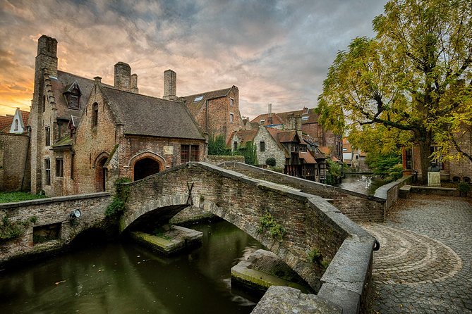 "Essential Brugge" Photo Tour - 3hr private city tour & workshop - Starting on Burg Square