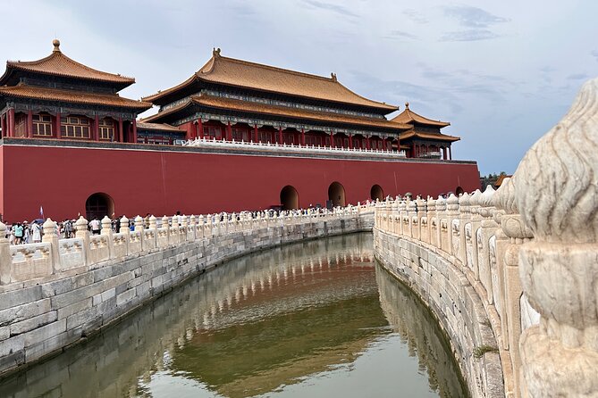 Exclusive Private Photography & Video Tour to The Forbidden City - Finishing above the palace at Jingshan Park