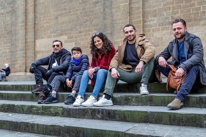 Exclusive Private Photoshoot in Florence - Natural poses instead of forced smiles