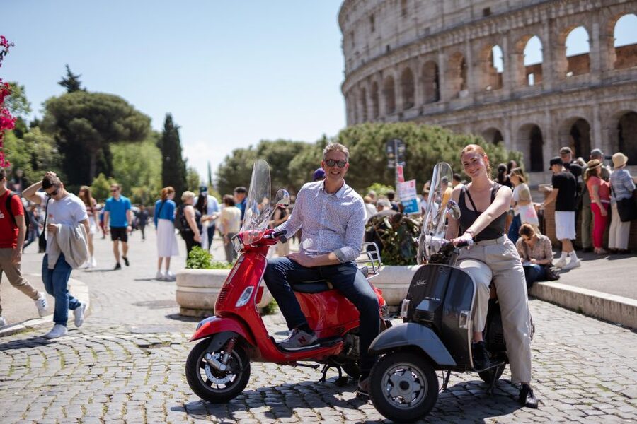 Explore city on Vespa with Professional Photographer - Meeting beside the Colosseum