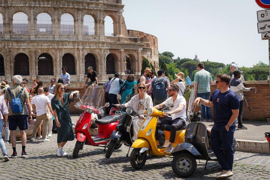 Explore city on Vespa with Professional Photographer - Fontana dell’Acqua Paola as the final frame