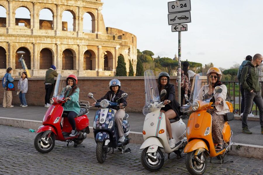 Explore city on Vespa with Professional Photographer - Price, timing, and what you receive