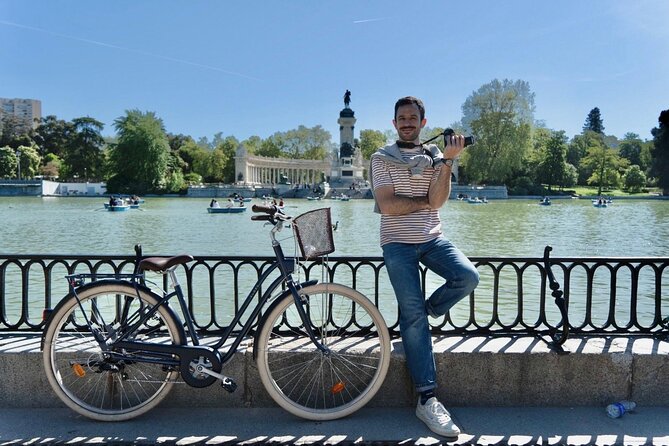 Explore Madrid by bike taking photos with Benja - Sol and Plaza Mayor, Madrid’s central stage