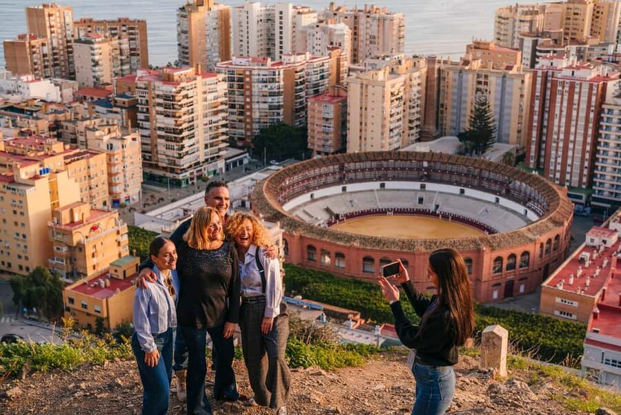 Express Tuk-Tuk Tour in Malaga: Gibralfaro Viewpoint and Photography - Starting at C. Vélez Málaga near the harbor