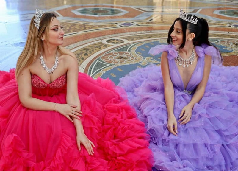 Fairytale Dress in the heart of Milan(Photographer separate) - Who will enjoy this most